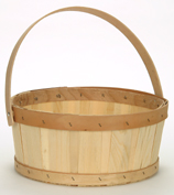 1722 Shallow 1/2 Bushel Flat Bottom Basket w/Wood Handle